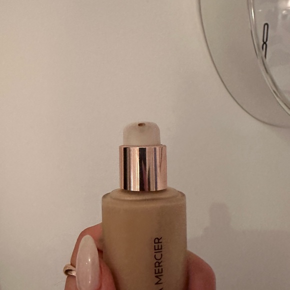Laura Mercier Foundation 2N1 - Picture 3 of 3